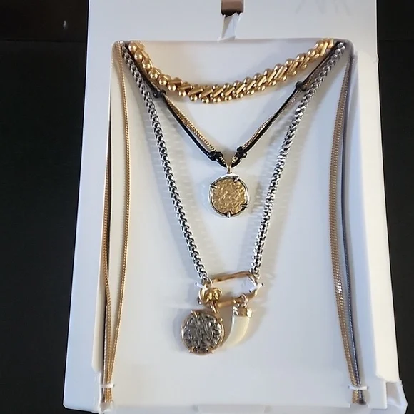 ZARA Pack of 3 Medallion Horn Neckaces - Picture 3 of 13